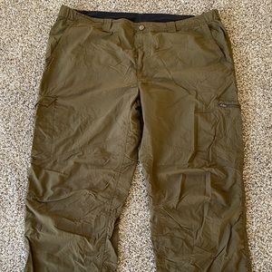 Columbia Men’s Size Army Green 44W x 32L